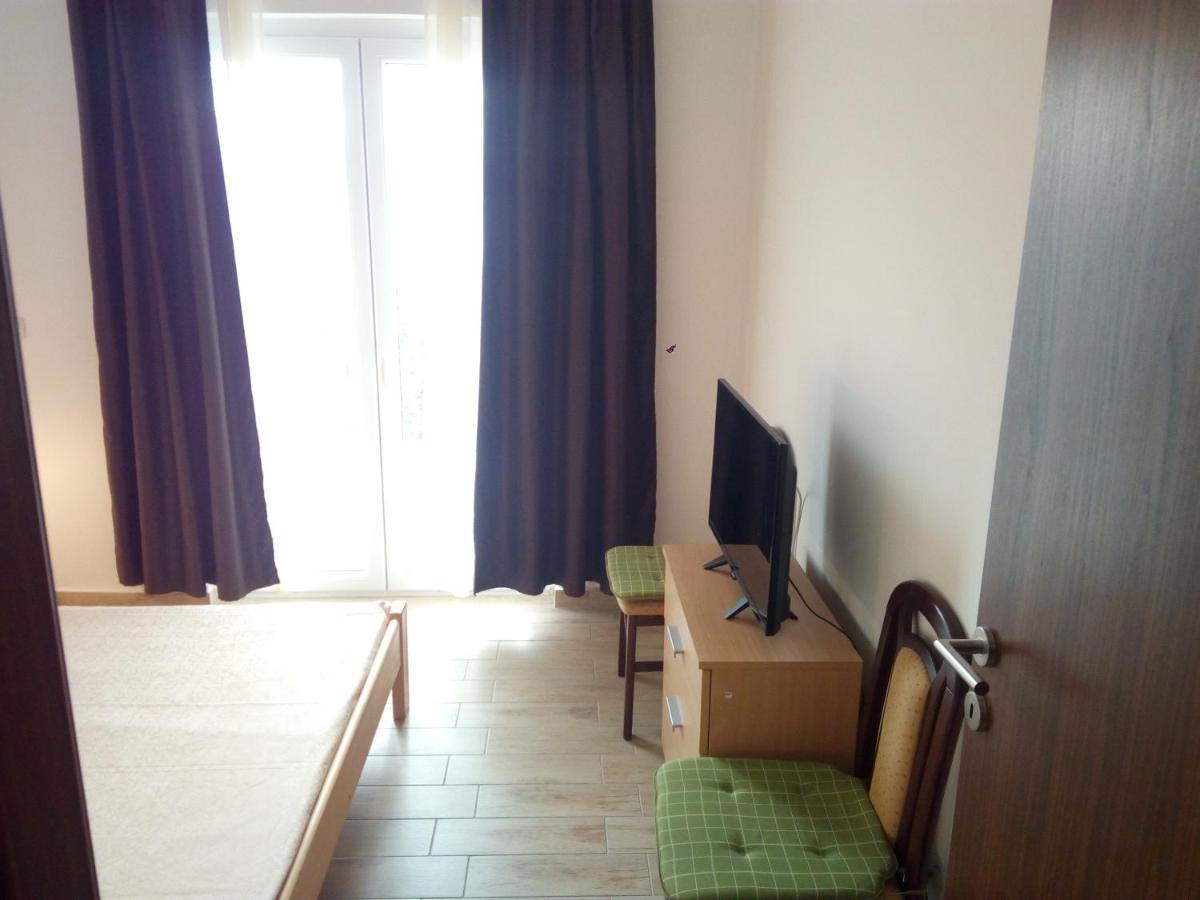 Apartment On The Beach Lokva Rogoznica Buitenkant foto