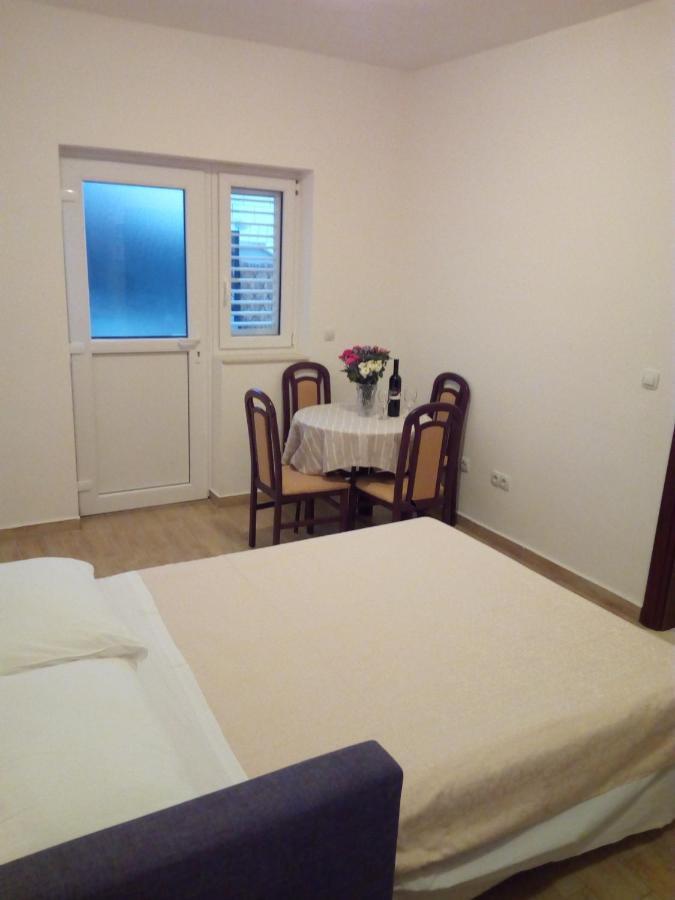 Apartment On The Beach Lokva Rogoznica Buitenkant foto